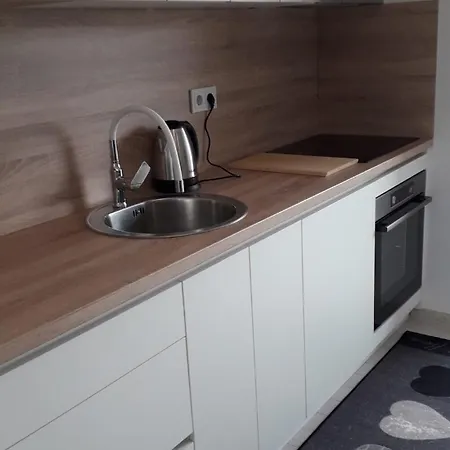 B&l Apartment *